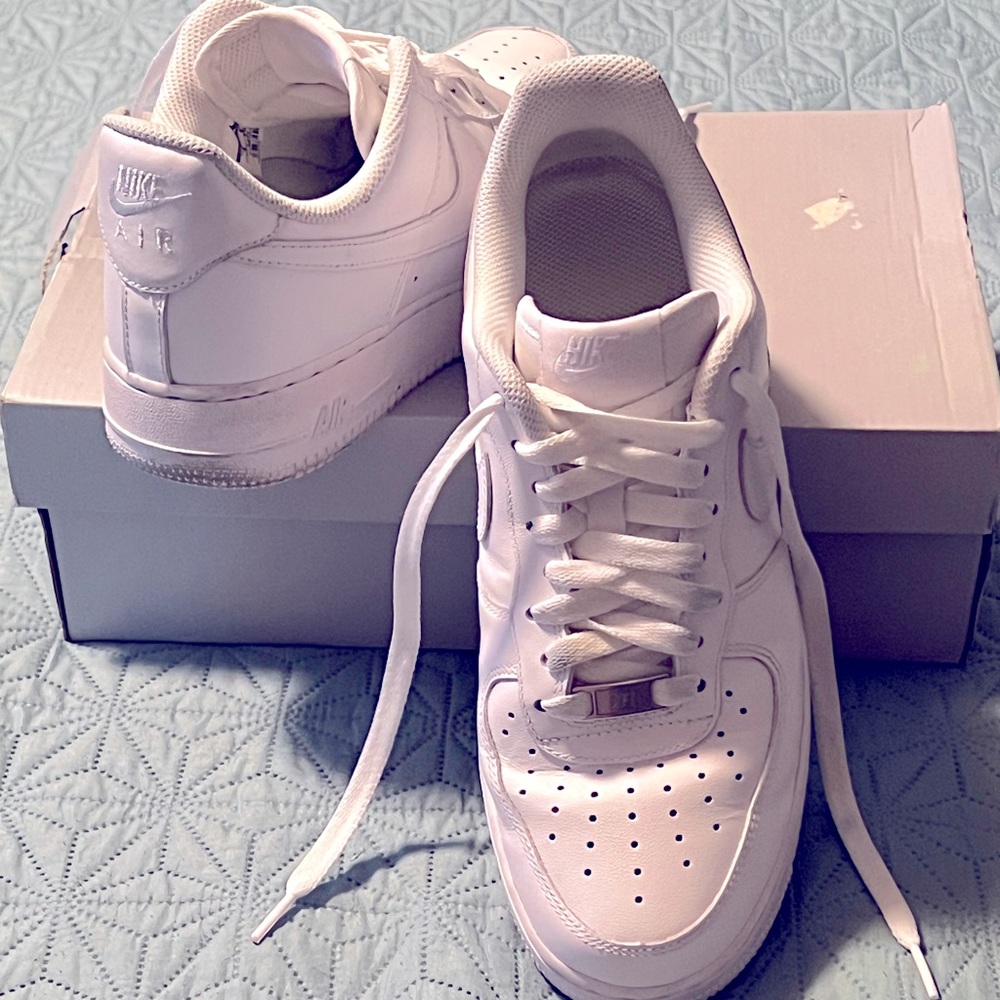 Women’s Air Force 1’s